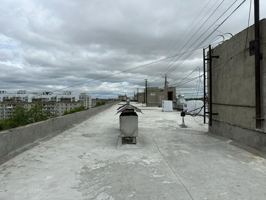 8768_x922.jpg